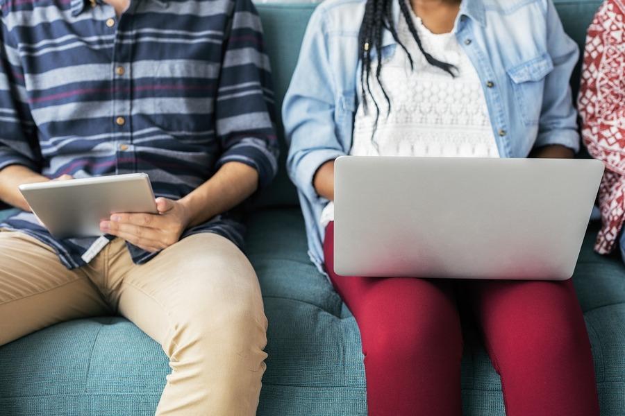 Pan poznał panią w Internecie. Okradła go i zniknęła