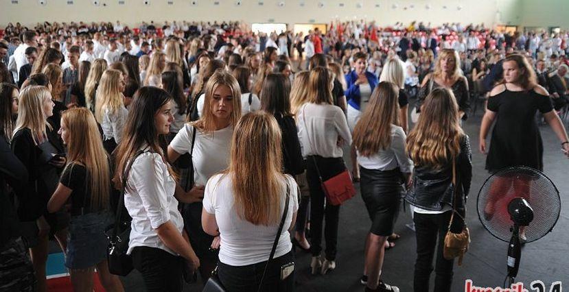 Ponad 1300 uczniów w pierwszych klasach. Powiat zainaugurował nowy rok szkolny