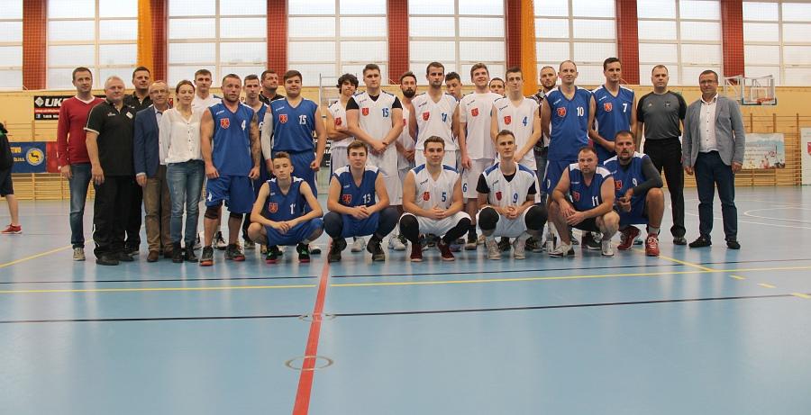 Międzypokoleniowy mecz i podsumowanie turnieju Koszykarskich Debli