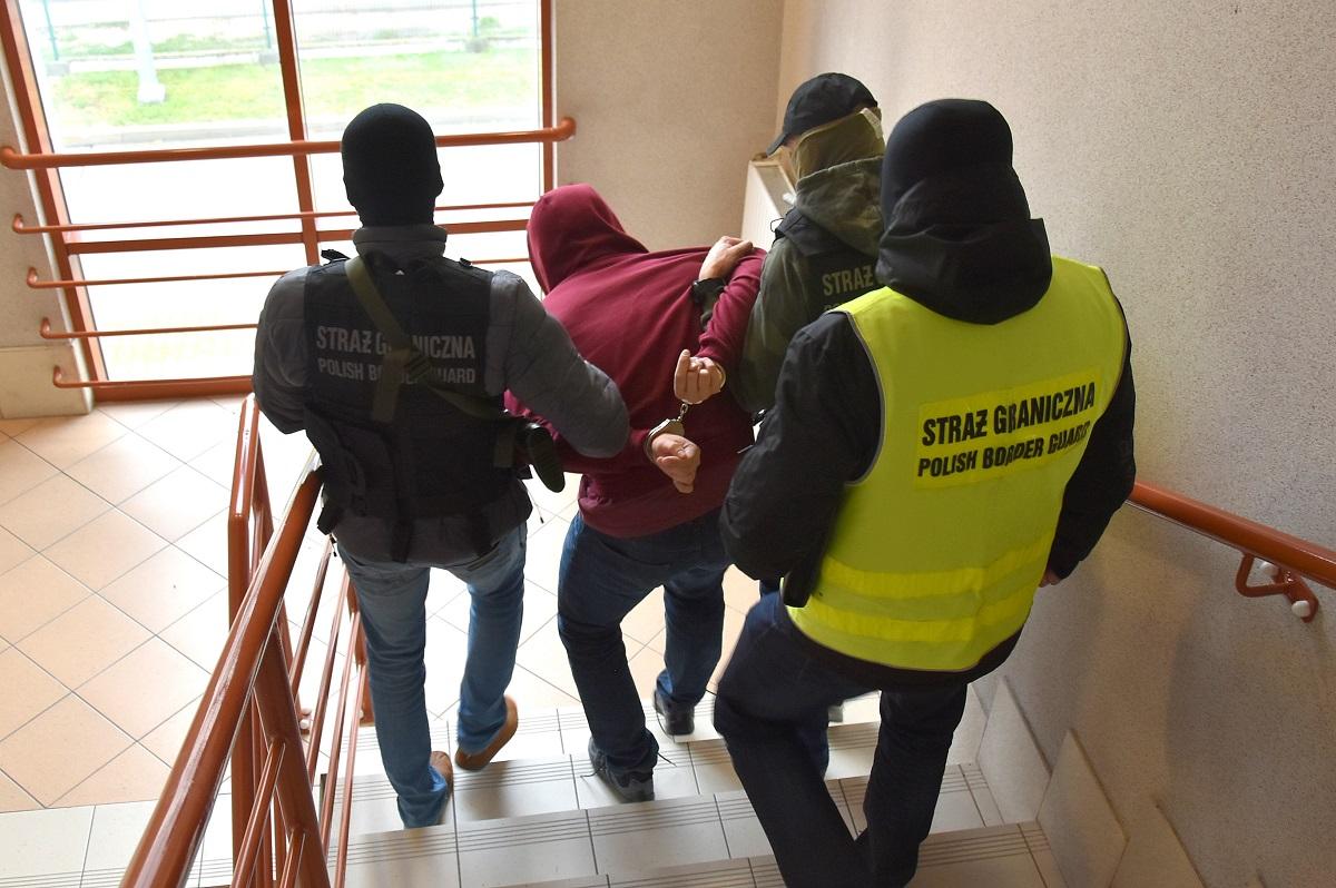 Grupa przestępcza z Kraśnika pomagała nielegalnym imigrantom. Zarobiła na tym miliony euro