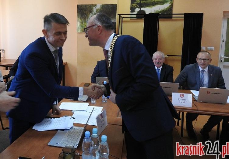 Nagłe zmiany w samorządzie powiatowym. Nowy zarząd, nowe prezydium