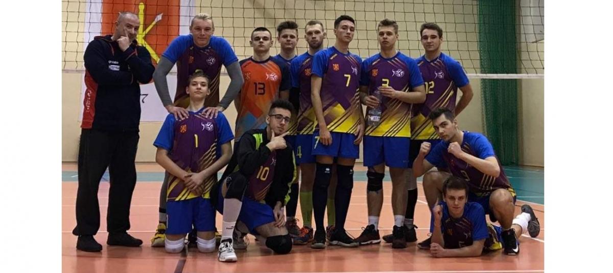 Siatkówka. Juniorzy MKS wygrali z Orlętami i utrzymali pozycję lidera