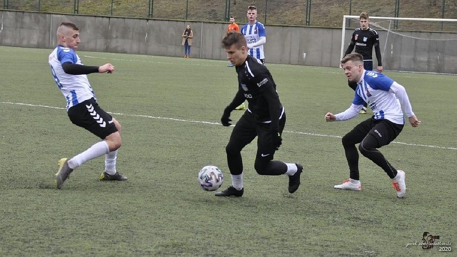 Nie przegrywają, ale też nie wygrywają. Wisła Puławy - Stal Kraśnik 0:0