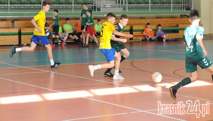 MUKS CUP 2020. KSZO Ostrowiec Św. najlepsze w kategorii trampkarzy starszych