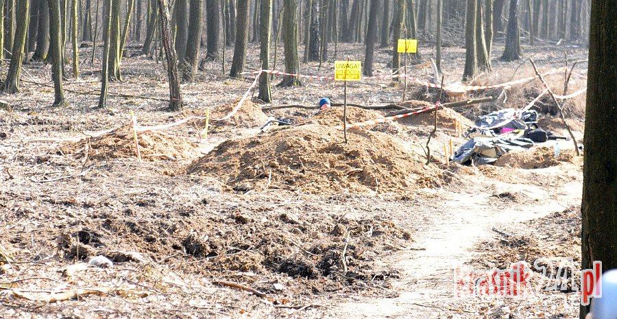Dwie mogiły zbiorowe na trasie budowy drogi