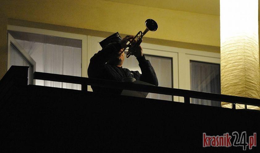 Kraśnik. Zagrał „Barkę” na trąbce, by uczcić pamięć św. Jana Pawła II. Wideo