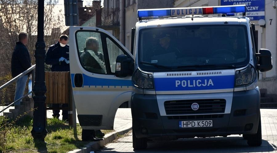 [KORONAWIRUS] Policjanci nie pobłażają łamaniu zakazów