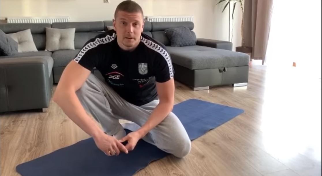 Krzysztof Piątek i Konrad Czerniak włączył się do akcji #WfwDOMUchallenge