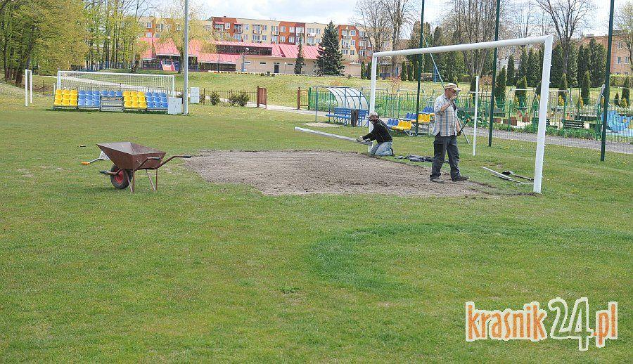 Obiekty dla sportowców zamknięte, ale praca na MOSiR wre