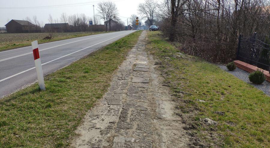 Annopol. Będzie trudniej o skręcenie nogi na ul. Puławskiej