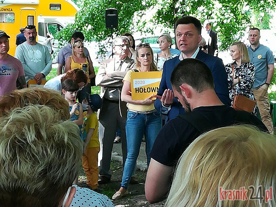 Szymon Hołownia w Kraśniku. Czy droga ma przynależność  partyjną, czy porodówka ma przynależność partyjną, a czy ten park należy do jakiejś partii?
