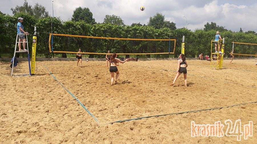 Siatkówka plażowa: Siostry Ciepłe z awansem do półfinałów Mistrzostw Polski Juniorek