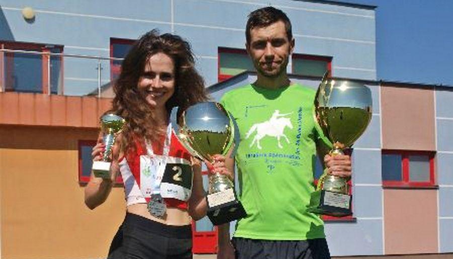 Michał Biały  zwycięża  w IX  Półmaratonie  Chmielakowym