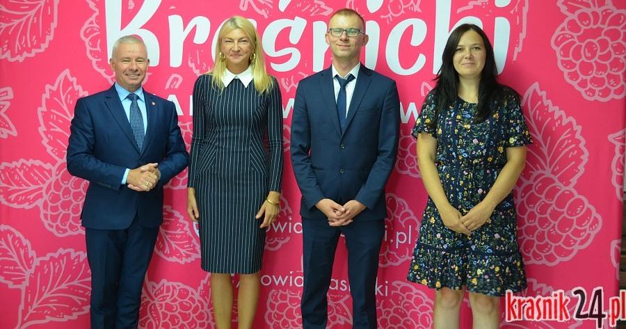 Nauczyciele z powiatu z awansem zawodowym