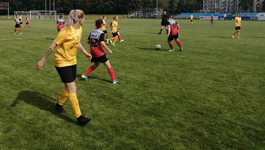 Pierwsze punkty kraśnickich piłkarek. KS Stella Kraśnik – Perły Lublin 3:0
