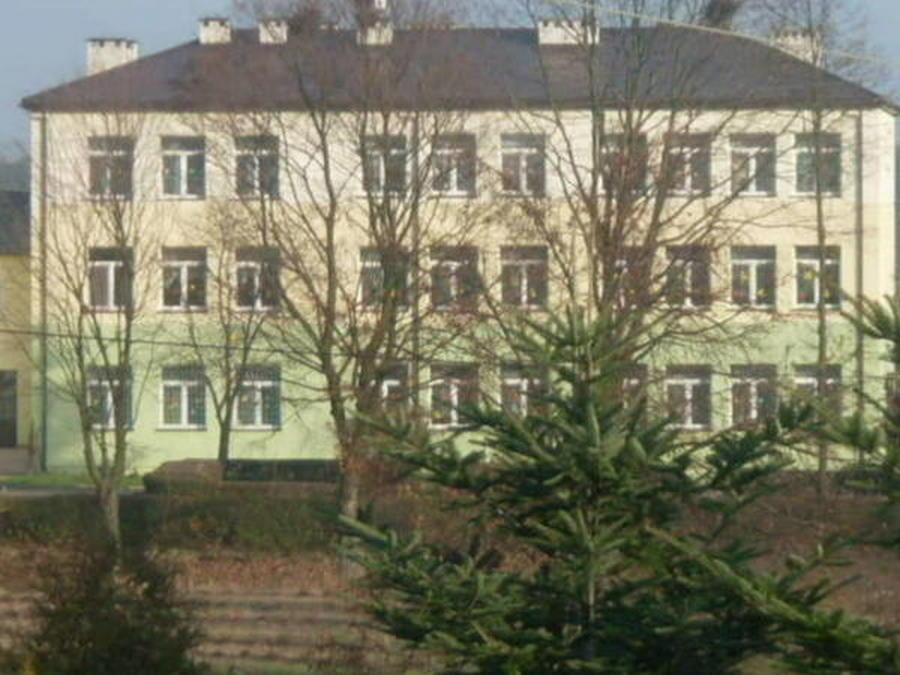 Szkoła w Księżomierzy pracuje zdalnie. Jeden z nauczycieli ma koronawirusa