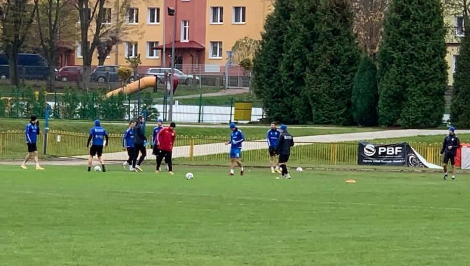 Stal Kraśnik walczy z Covid-19, Związek każe grać