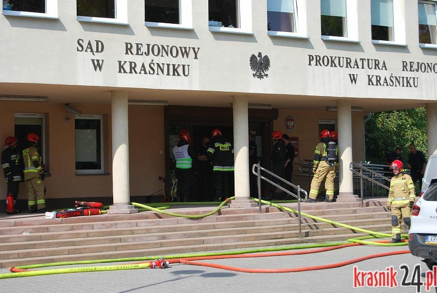 Akcja w budynku sądu w Kraśniku. Mężczyzna zamknął się w jednym z pomieszczeń. AKTUALIZACJA