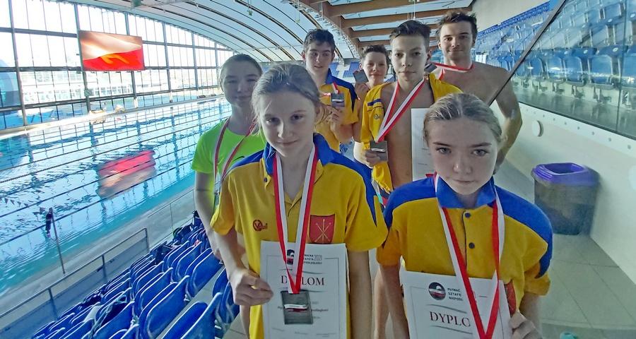 Patriotyczne i sportowe sukcesy pływaków