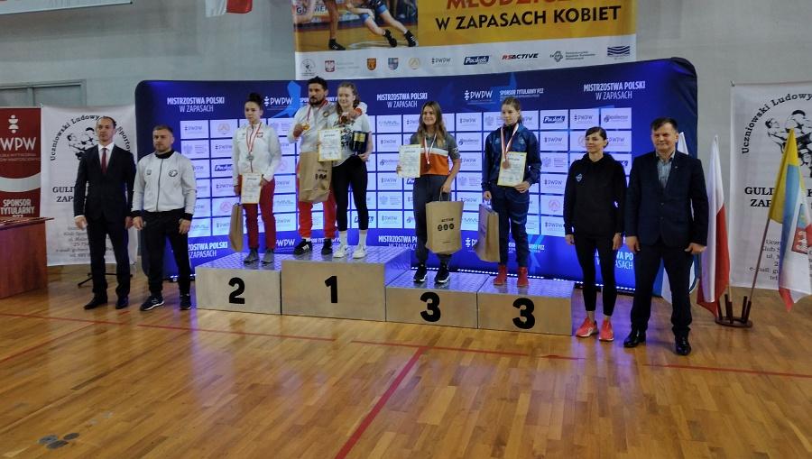 3 medale zapaśniczek na MP młodziczek