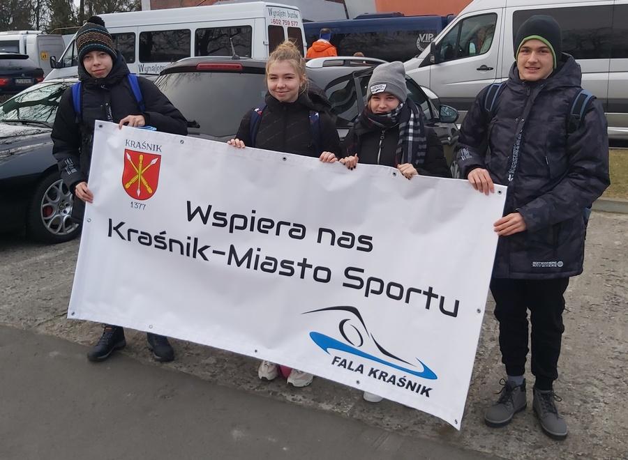 Udane starty pływaków