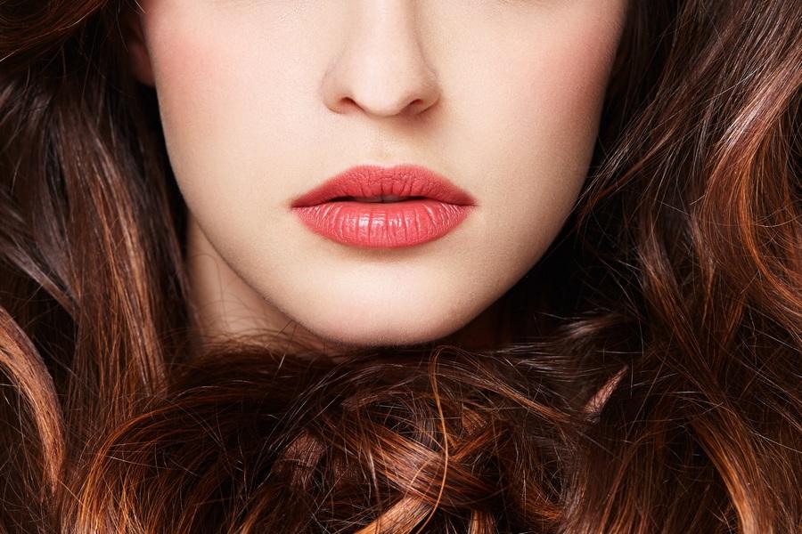 Farba do włosów brąz – modna zimowa koloryzacja