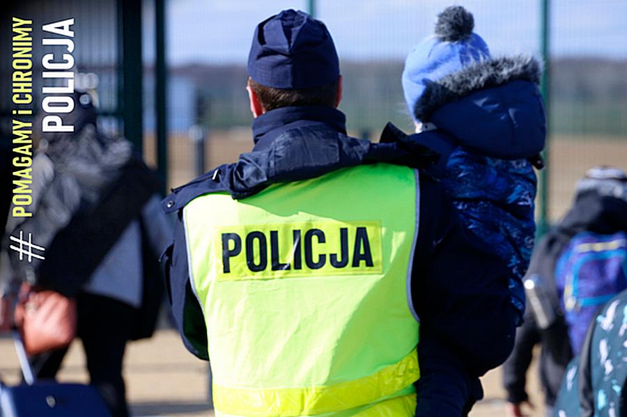 Cztery dni w samochodzie. Policjanci znaleźli uchodźcom nocleg i wsparcie
