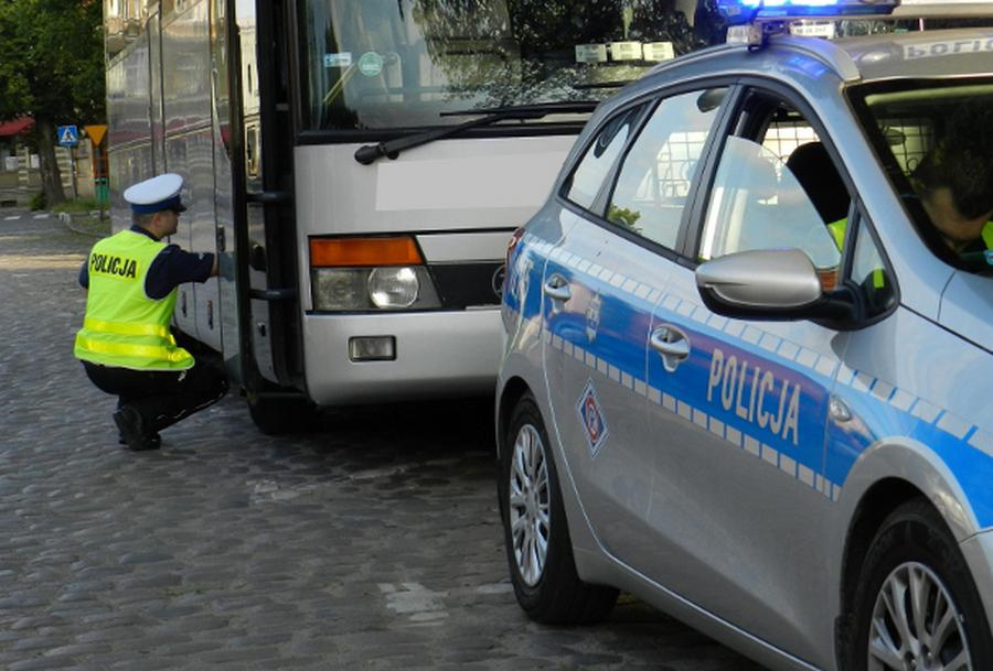 Gdzie sprawdzić autobus zanim zawiezie dzieci na wypoczynek?