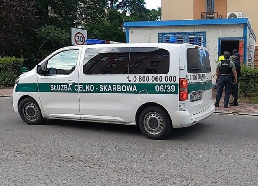 Nielegalne automaty, narkotyki i nieletni