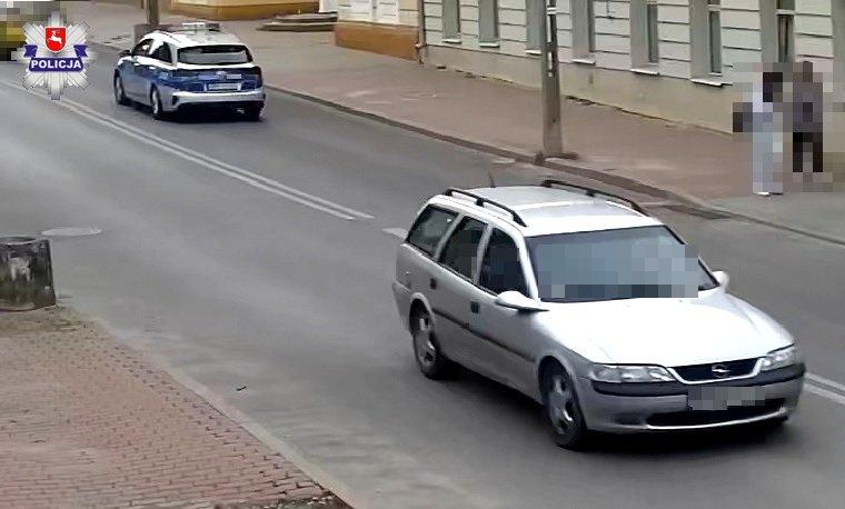 Nietypowa zmiana miejsc i pościg za samochodem