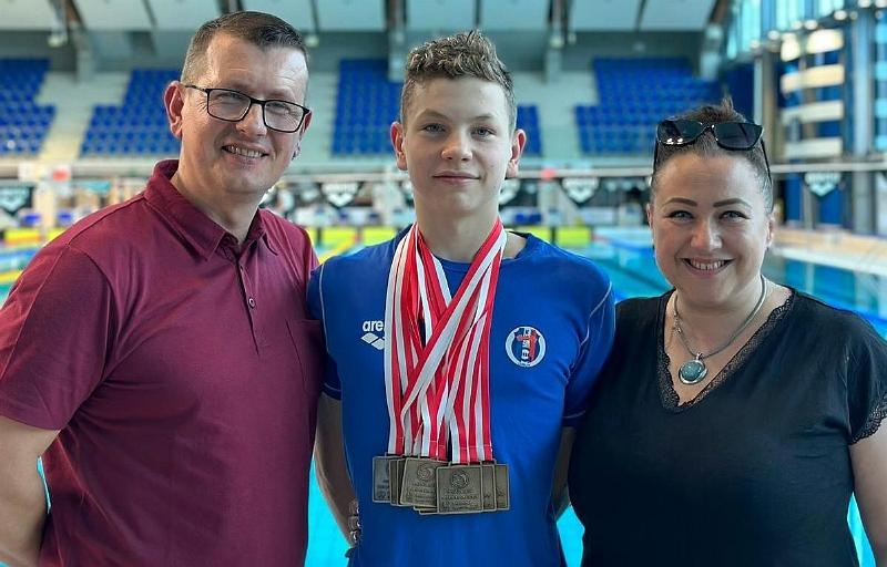 Medalowe żniwa Rafała Wójcika podczas Mistrzostwa Polski Niesłyszących w Pływaniu