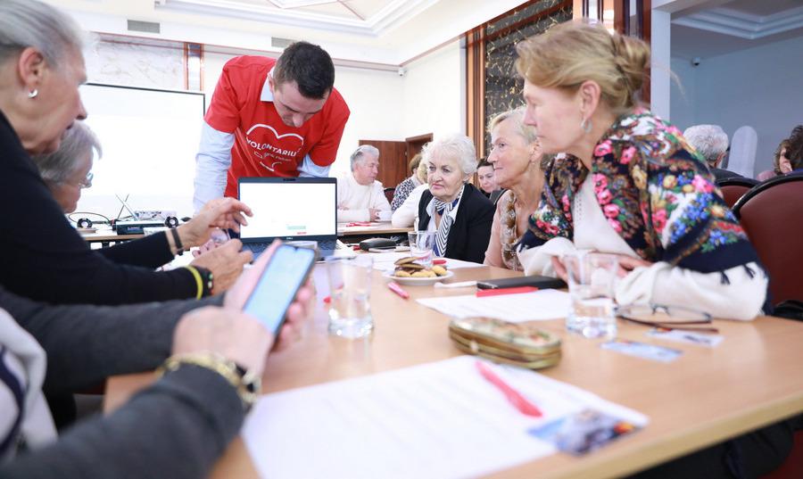 Bezpieczny senior w cyfrowym świecie