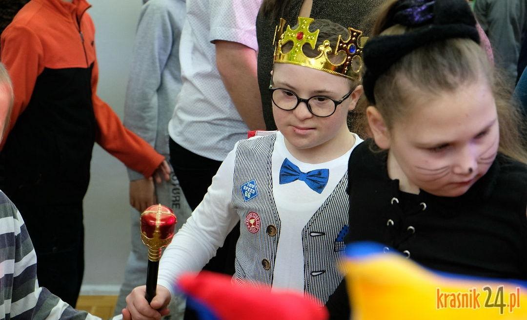 Zatańcz ze mną. W Zespole Szkół Specjalnych tanecznie zakończono karnawał