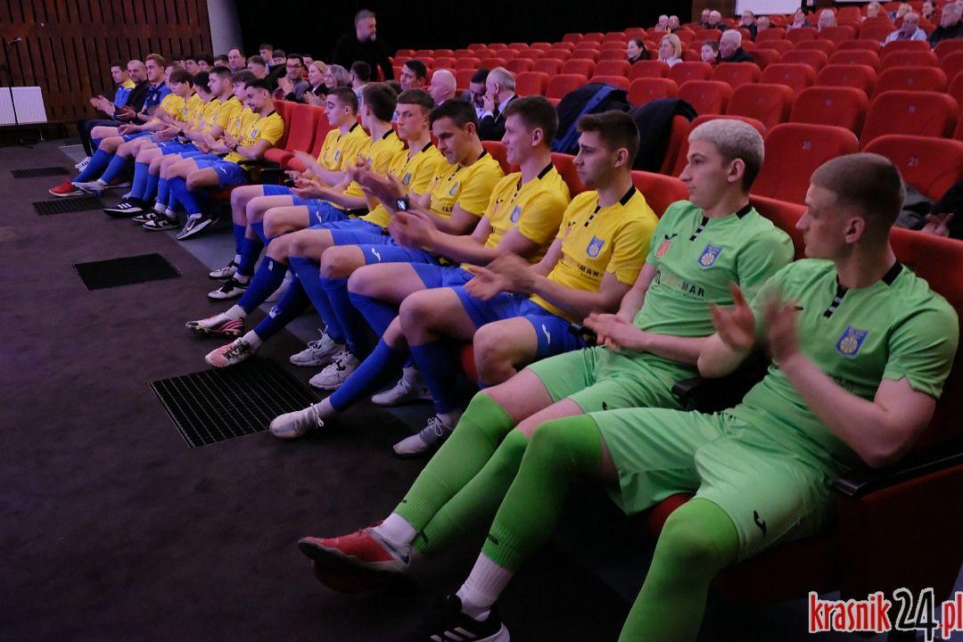 Odmłodzona Stal zaprezentowała się kibicom
