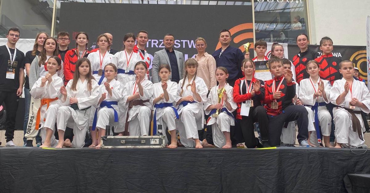 Worek medali karateków z Chidori na Mistrzostwach Polski