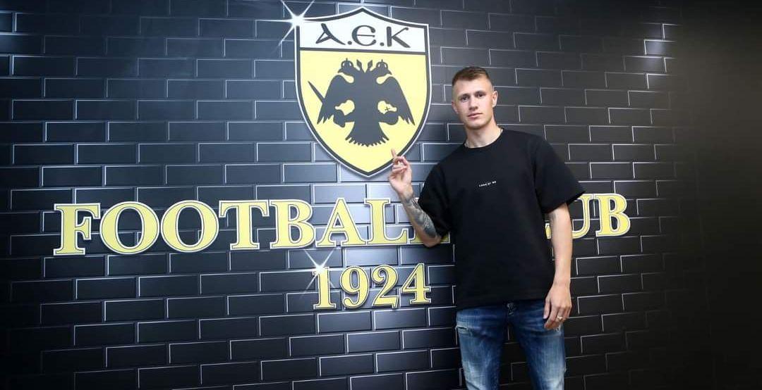Damian Szymański na dłużej w AEK Ateny