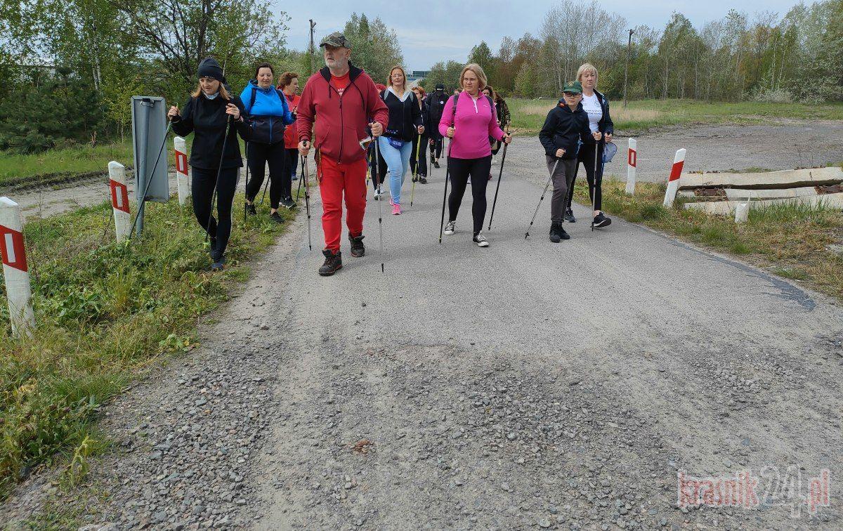 KGW Lasy maszeruje z kijami, by uczcić 550 lat Województwa Lubelskiego