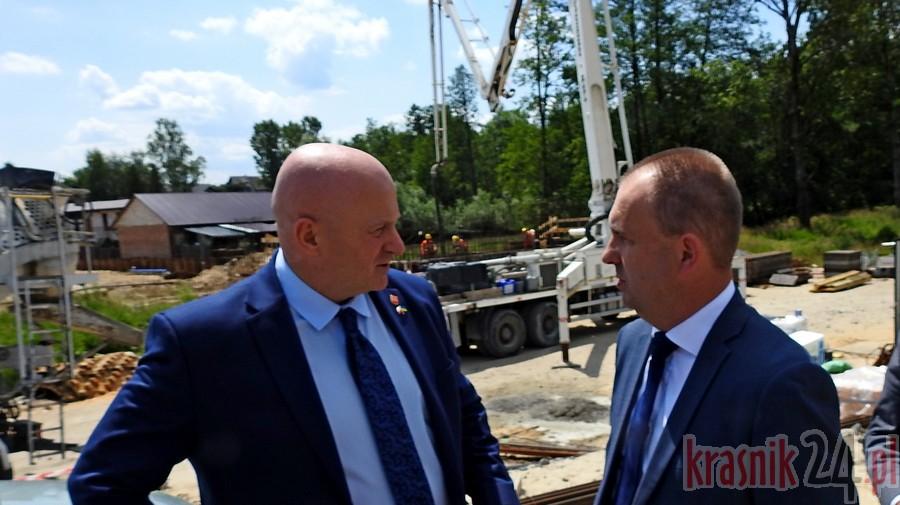 Droga wojewódzka 833 Kraśnik - Urzędów. Jak postępują prace ?