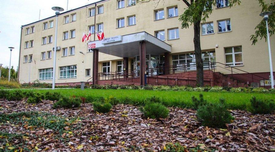 Chciałem być w zgodzie z obowiązującymi przepisami prawa - mówi burmistrz Wilk o wydanej przez siebie decyzji w sprawie ZOE
