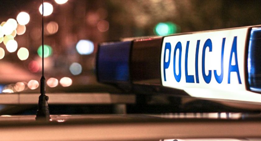  Policjanci z Mszczonowa ścigali nietrzeźwego kierowcę opla