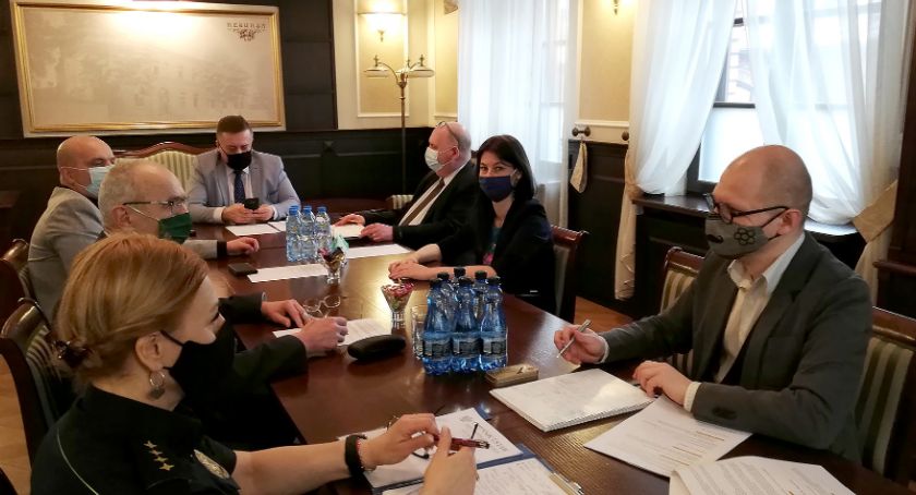 Obostrzenia weszły w życie. Co jest czynne w Żyrardowie?