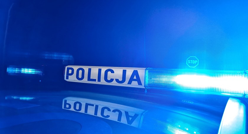 Radiowóz uszkodzony podczas kolizji drogowej 