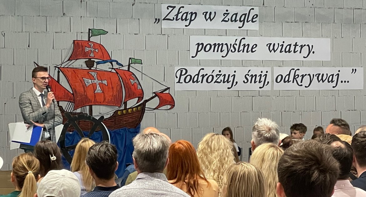 „Złap w żagle pomyślne wiatry. Podróżuj, śnij, odkrywaj…”, czyli zakończenie roku szkolnego w „Szkole Kolumba”