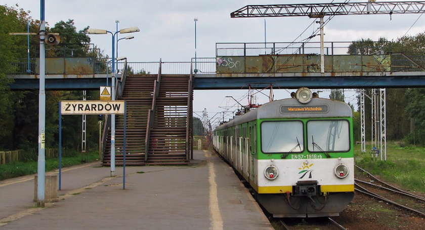 Alarm bombowy na stacji PKP Żyrardów