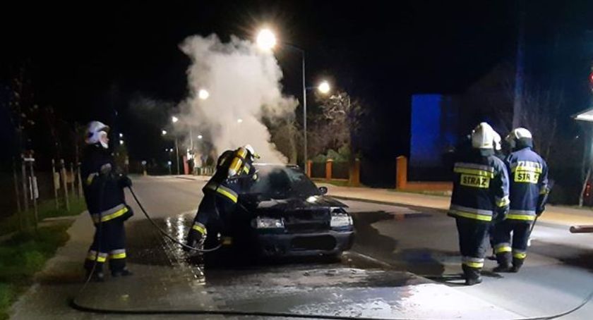 Pożar samochodu w Mszczonowie 