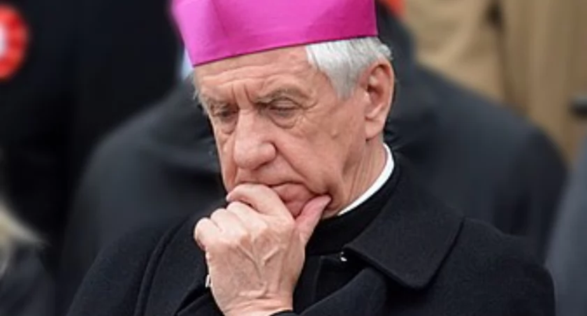 Biskup pochodzący z Radzynia w ogniu krytyki! Reakcja Franciszka! 
