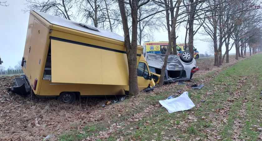 Wypadek busa i osobówki pod Radzyniem! (FOTO)