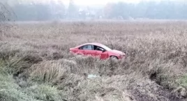 Wypadek w Czemiernikach! Auto dachowało, trzy osoby trafiły do szpitala