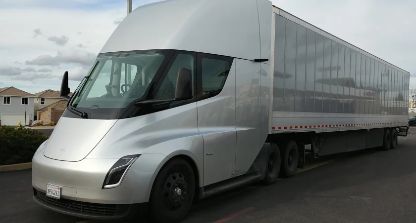 Tesla od pięciu lat nie jest w stanie dostarczyć zamówionych ciężarówek!
