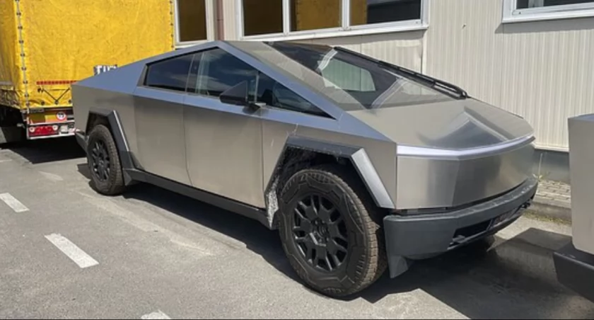 Celnicy odkryli przemyt Cybertrucków do Rosji!